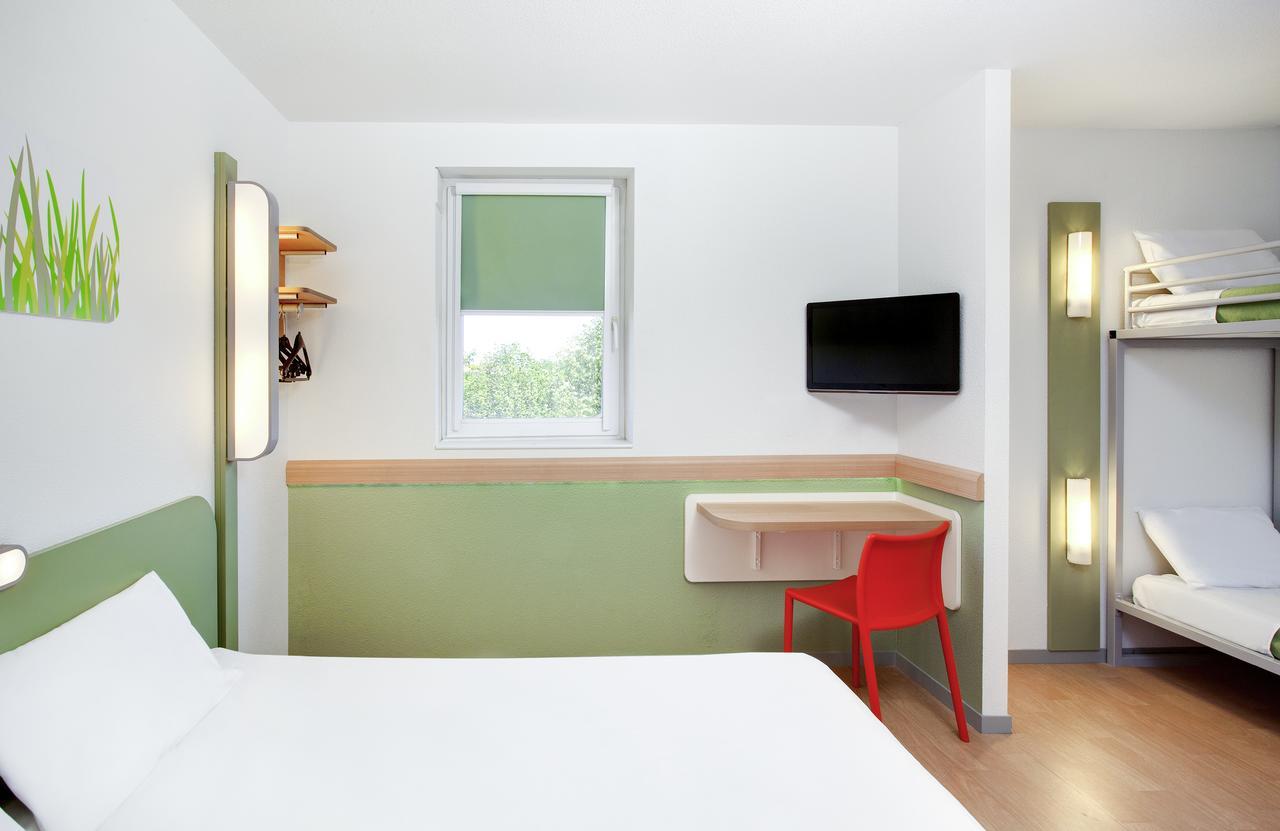ibis Budget Clermont Ferrand Centre Montferrand Buitenkant foto